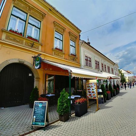 Cherry Apartman Έγκερ Εξωτερικό φωτογραφία